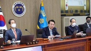 윤대통령 "규제·노동 국제기준 맞게…신발 닳도록 뛰겠다"