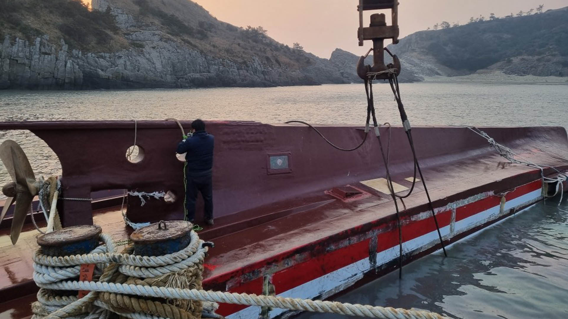 야속한 바다…신안 앞바다 <em class='find'한국 온라인카지노</em 청보호 인양작업 난항