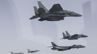 미 B-1B 전폭기에 '하늘의 암살자' 무인기까지…"확장억제 의지"