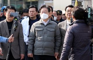 인천 화재현장 간 이재명…지도부 '국면 전환' 안간힘