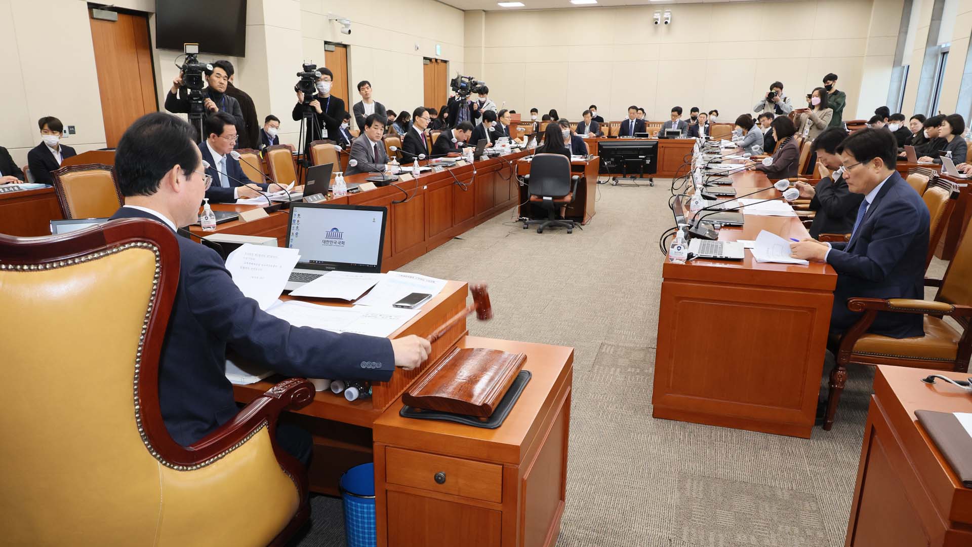 '대기업 반도체 투자 세액공제 상향'…<em class='find'기재온라인 카지노 순위</em 통과