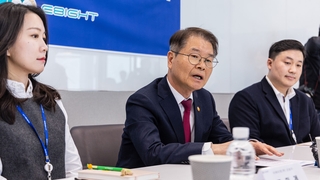 정부 '충분한 휴가보장' 고심…노동계 "완전 폐기"