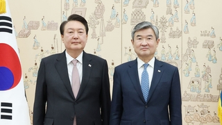 '외교안보라인 줄사퇴' 수습 속도전…새 안보실장 "막중한 책임"