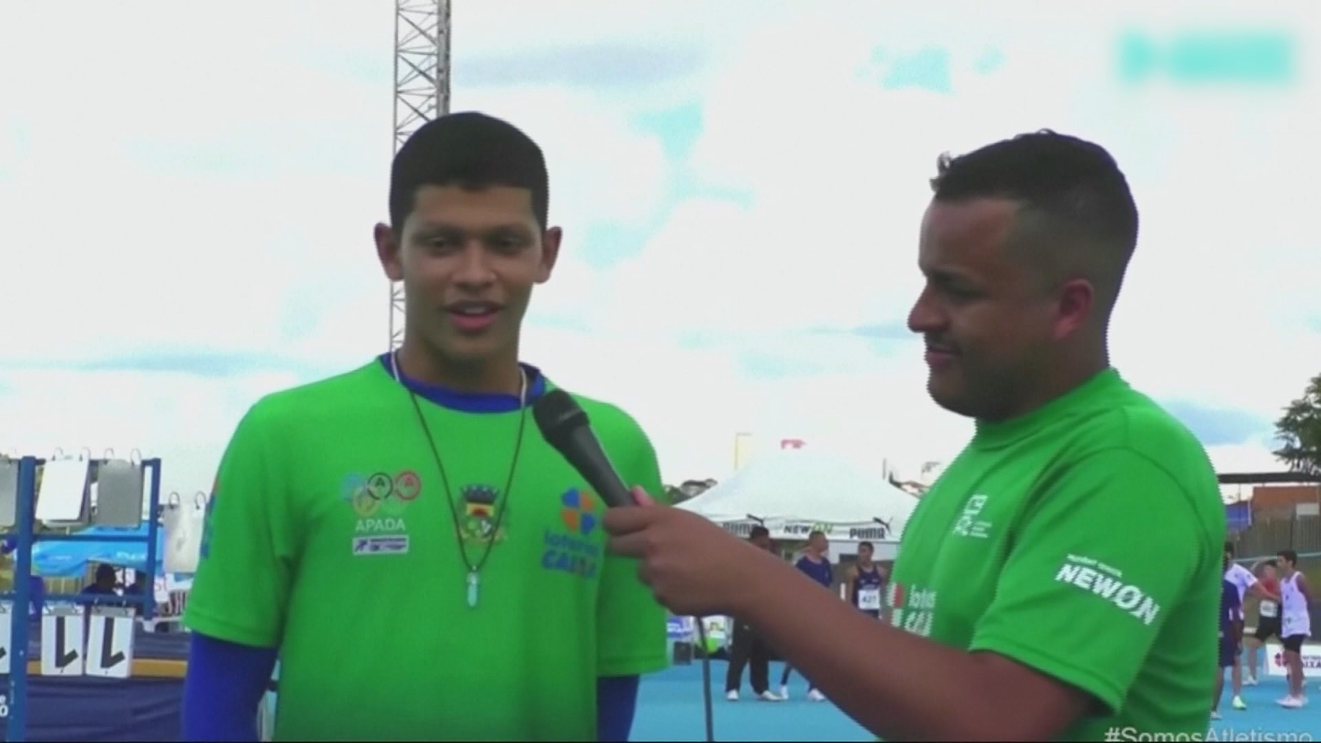 브라질의 '맨발 육상선수'…"신발 살 돈 없어서"