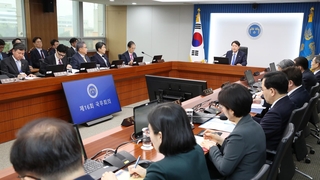 윤대통령 "전세 사기는 약자 범죄"…경매 중단 지시