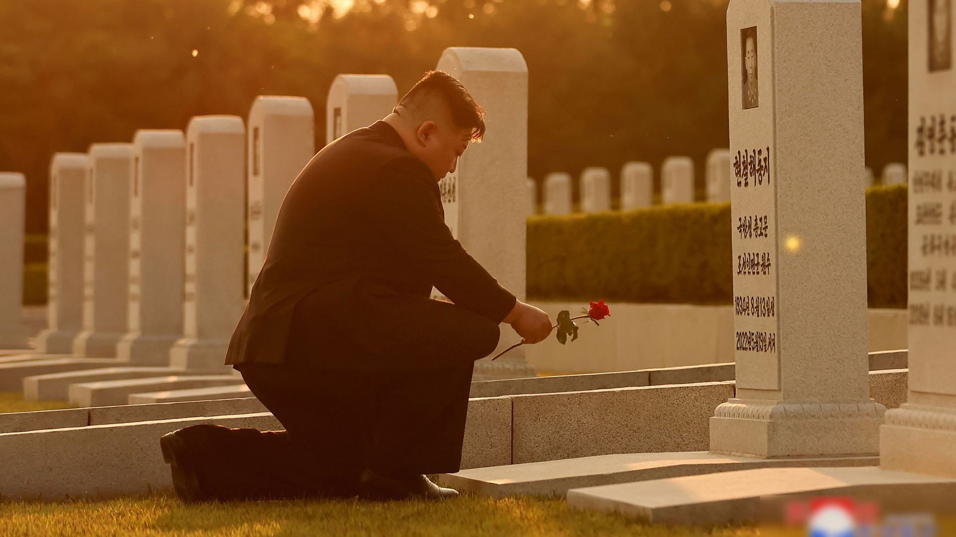 온라인카지노추천 김정은, 후계 스승이었던 현철해 묘소 참배