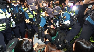 '강경대응' 경찰, 노조와 곳곳서 충돌…'하투' 커지나