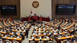 '돈 봉투 의혹' 윤관석·이성만 체포동의안 모두 부결