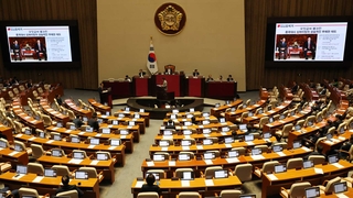 대정부질문 첫날…여 "싱하이밍 추방" 야 "오염수 마시겠나"