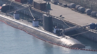 미국 핵잠수함 부산 입항…B-52 전략폭격기 괌 배치