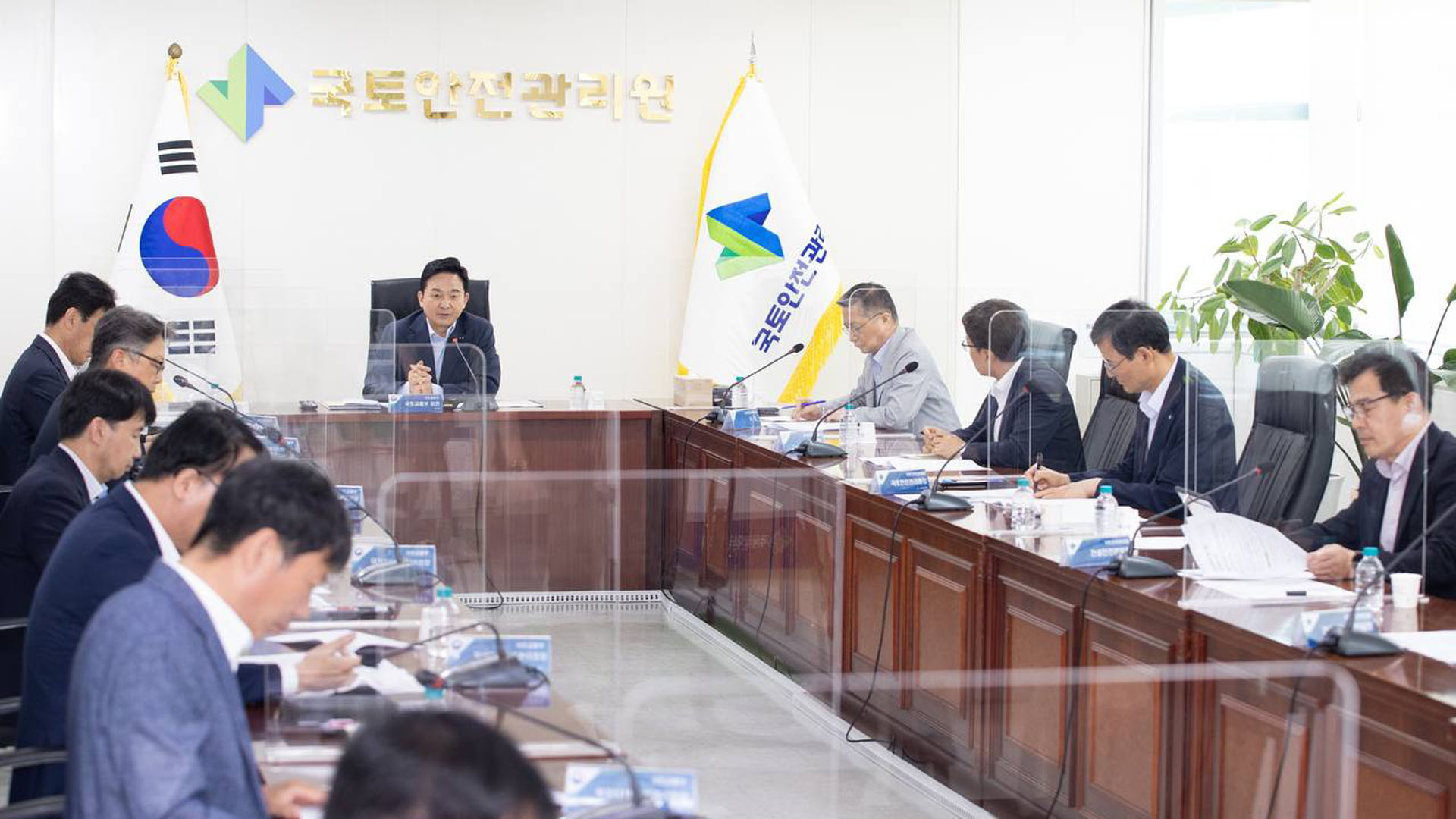 원희룡 "GS건설 붕괴 사고 <em class='find'셀프온라인카지노 사이트 벳무브</em, 신뢰 어려워"