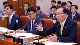 정치권 오염수 공방 고조…야, 여당 퇴장 속 상임위서 '반대 결의안' 강행