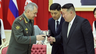 북, 전승절 맞아 러와 친밀 과시…진영 대립 뚜렷