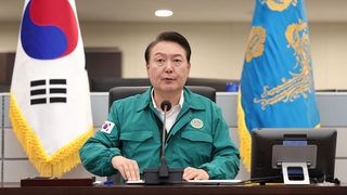 휴가 마지막날 용산 출근…"태풍·잼버리 총력 대응"