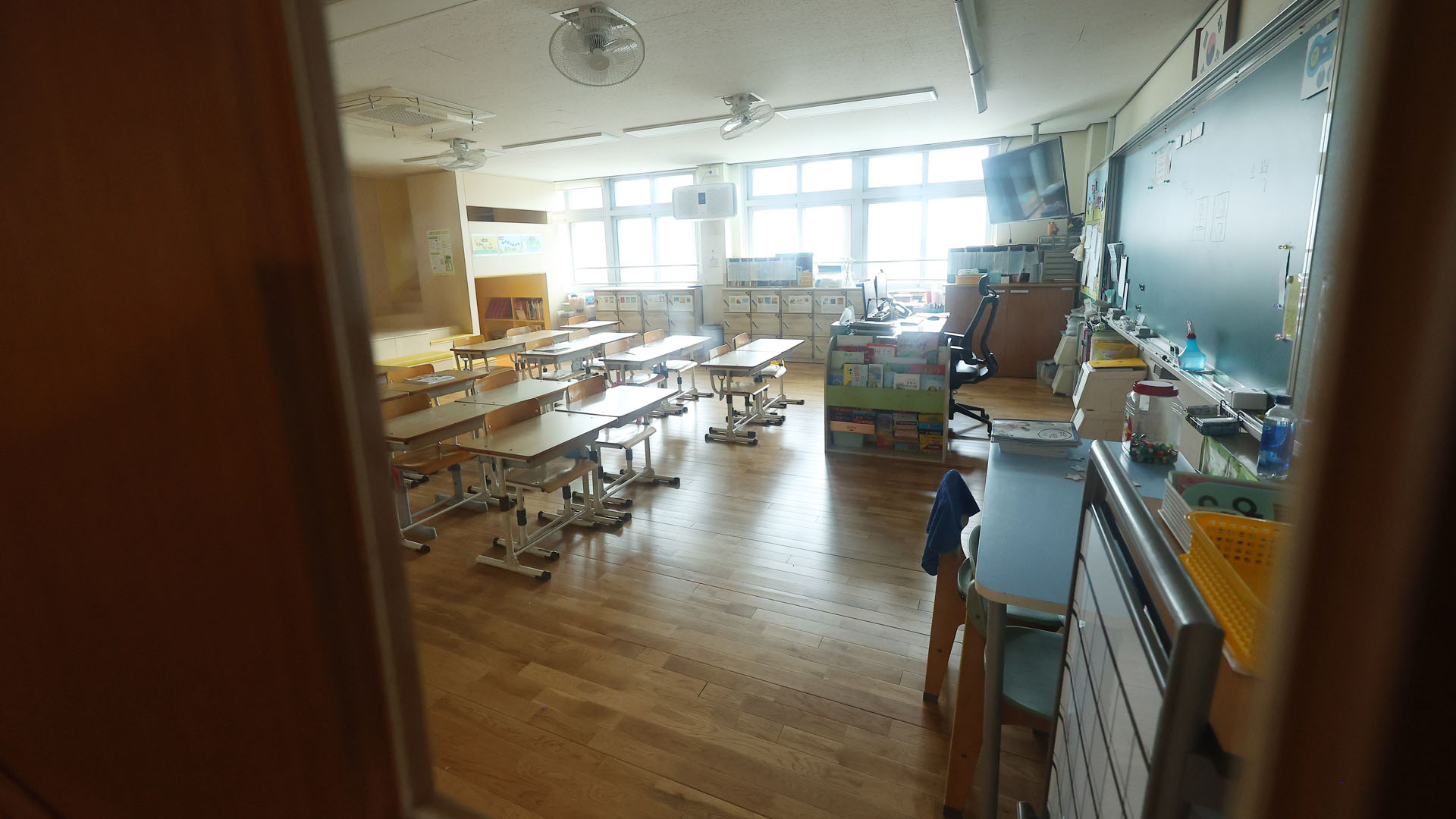 벌 청소 시켰다고 교사 고소…"<em class='find'안전한 온라인카지노</em 개정 필요"