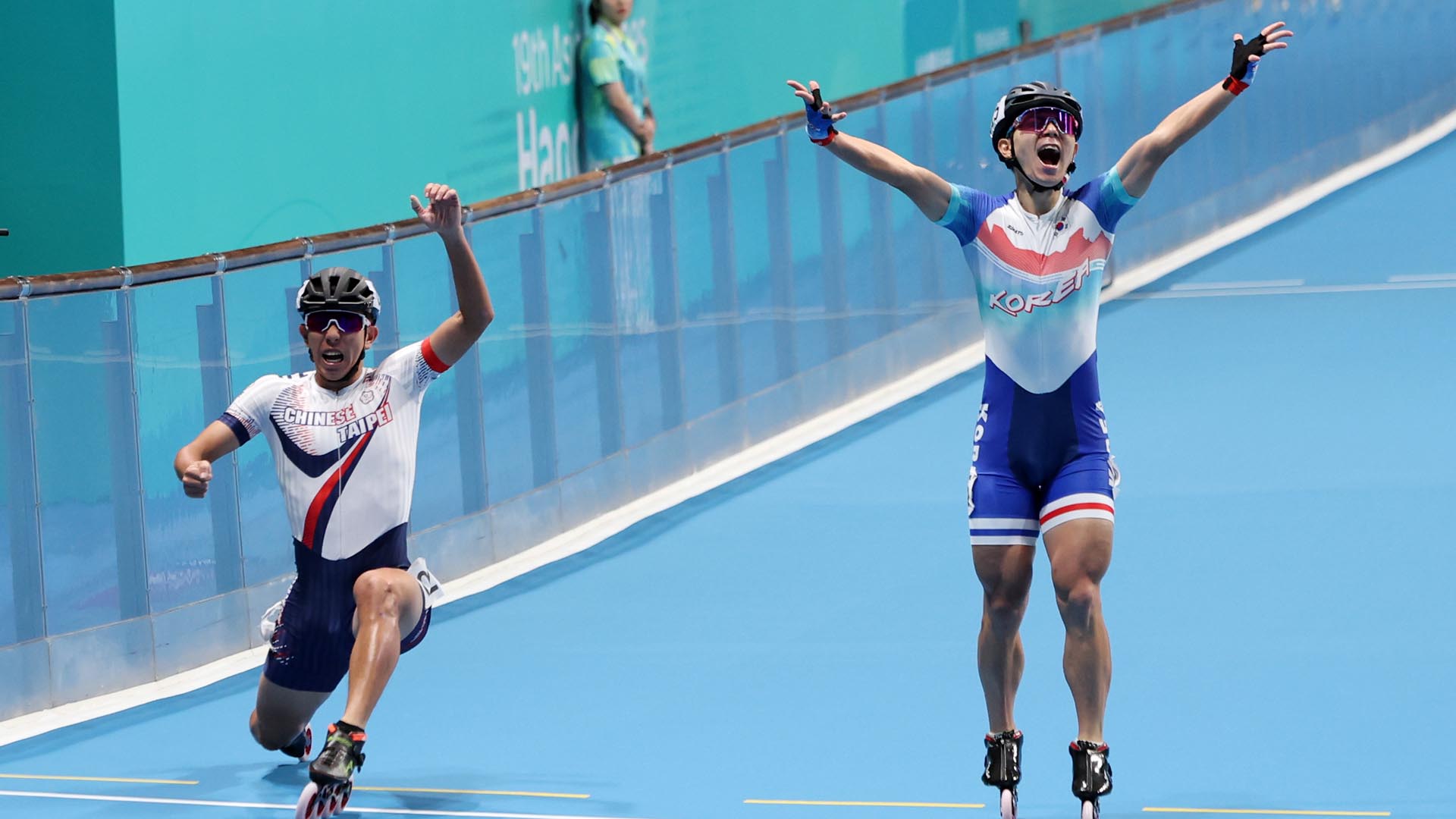 '세레머니하다'…남자 롤러 3,000m 온라인카지노 검증 놓쳤다
