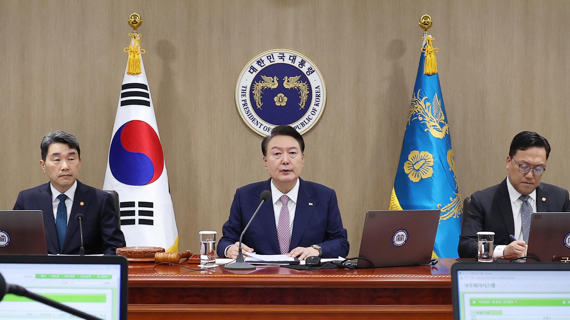 윤대통령 "'이·팔 사태' 교민 안전대책 철저히 마련해야"