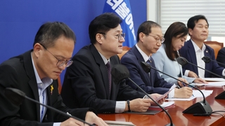 완승에 몸 낮춘 민주 "민생 속으로"…대여 투쟁 고삐