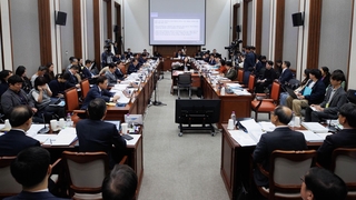 법원 국감 달군 '이재명 재판'…정치 편향성 공방도