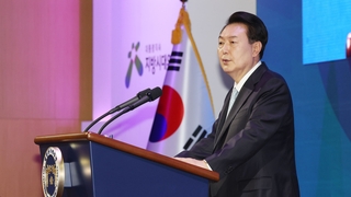 윤 대통령 "지역이 교육혁신 주도…얼마가 들든 연구 지원"