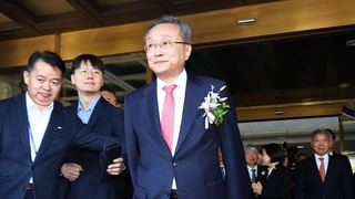 유남석 헌재소장 퇴임…양대 사법수장 모두 공석