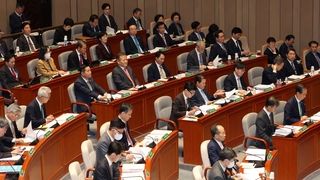 여야, 예산 심사 신경전…"건전성 강화" "기만 예산"