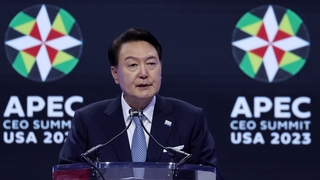 윤대통령 "APEC, 다자무역체제 수호"…애플CEO 접견