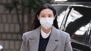 '입시비리' 조민 첫 재판…"혐의 인정, 다만 공소 기각돼야"