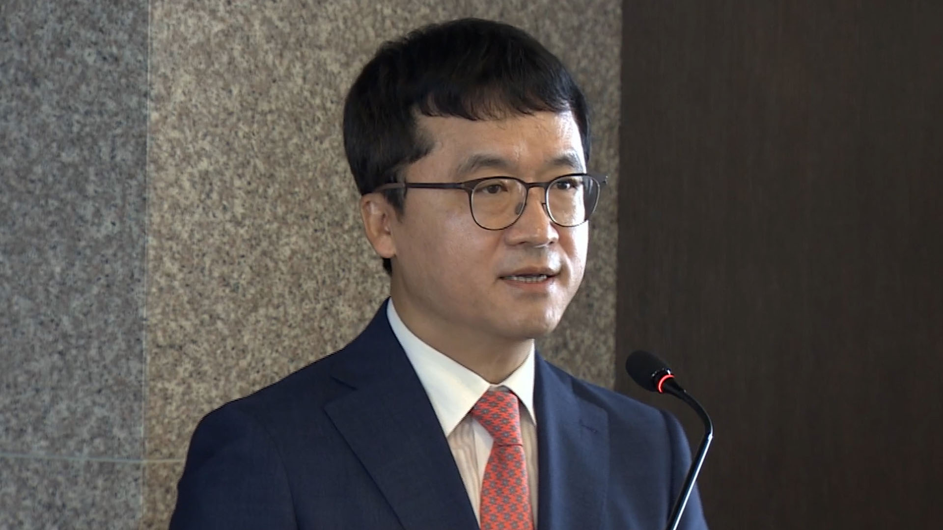 경찰, <em class='find'박현종</em 전 온라인카지노 사이트 벳무브 온라인카지노 사이트 벳무브 압수수색…배임·횡령 의혹