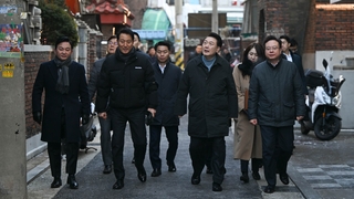 윤대통령 "재개발·재건축 착수 기준 변경…절차 원점 검토"