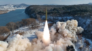 북한 "극초음속 고체연료 IRBM 시험발사 성공"