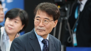 검찰, '국가통계 조작' 수사 윗선으로…장하성 전 정책실장 소환