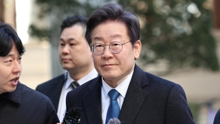 이재명, 피습 후 첫 재판…"총선 전 선고 어려워"