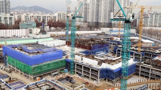인허가·착공·분양 모두 줄어…PF 부실 위험도 커져
