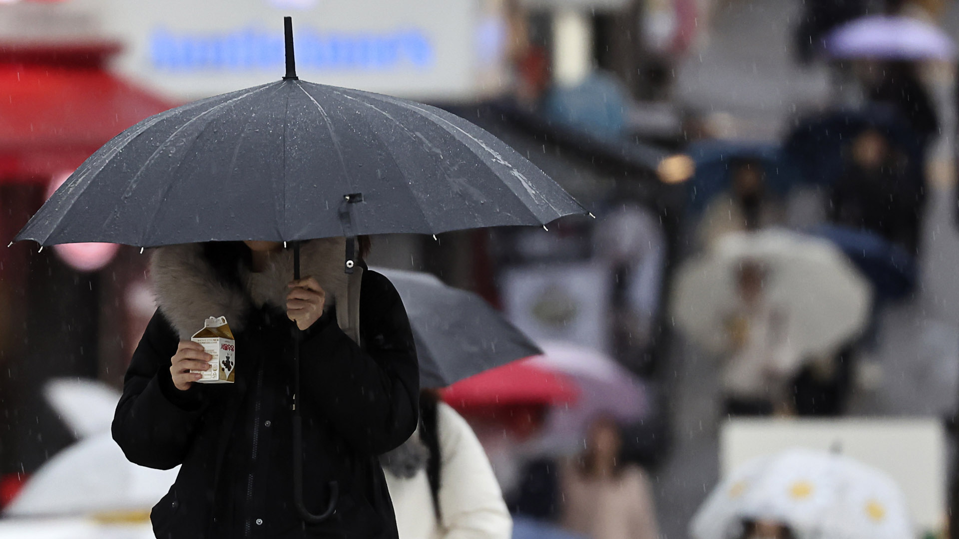 눈보다 무서운 '<em class='find'샌즈카지노</em 비' 조심…수도권·충청 짙은 먼지