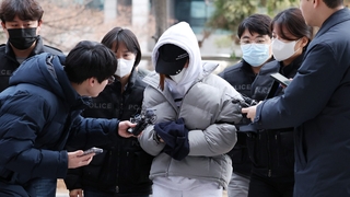 '생후 49일' 쌍둥이 사망 엄마 구속심사…묵묵부답