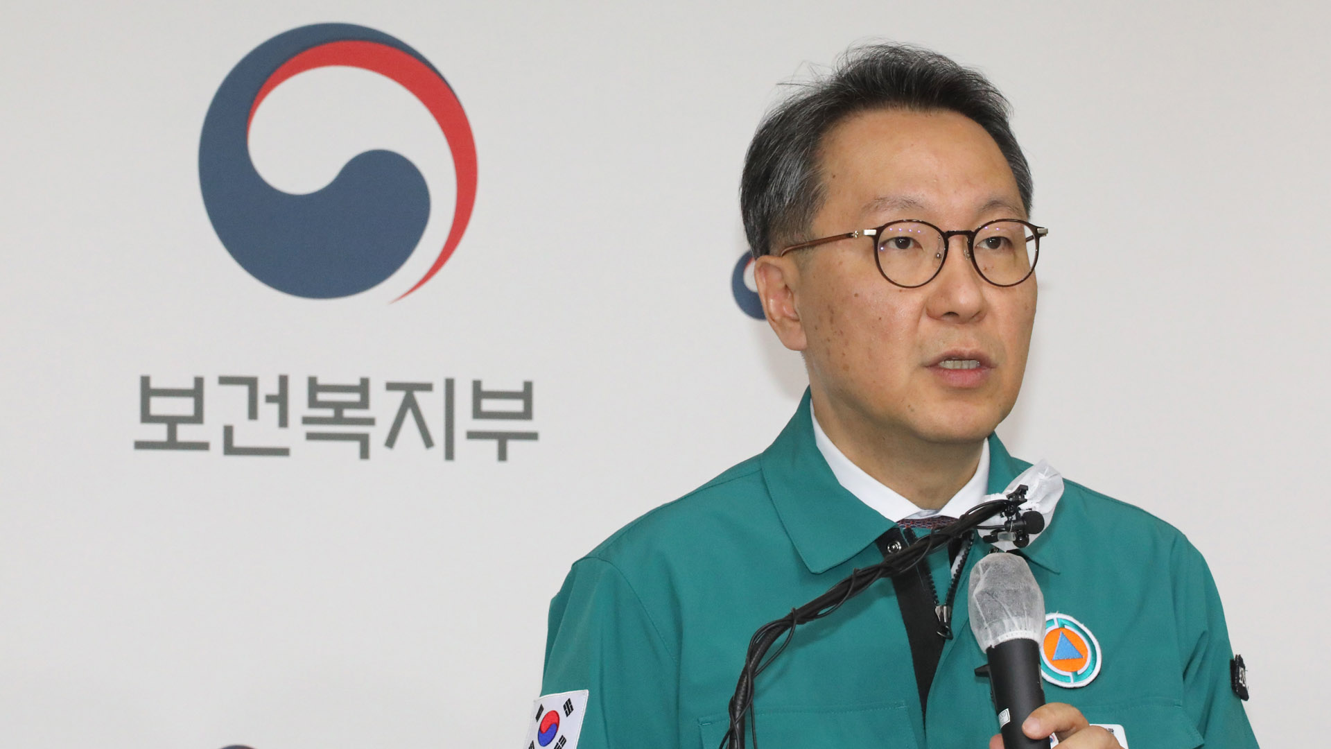 [현장연결] 복지부 "100개 병원 전공의 6천415명 사직…1천630명 근무이탈"