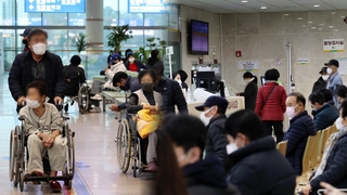 정부 - 의료계 '강대강' 대치…속 타는 지역 환자들