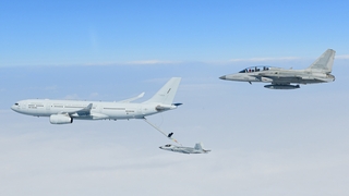 한국형 전투기 KF-21, 공중급유 비행시험 성공