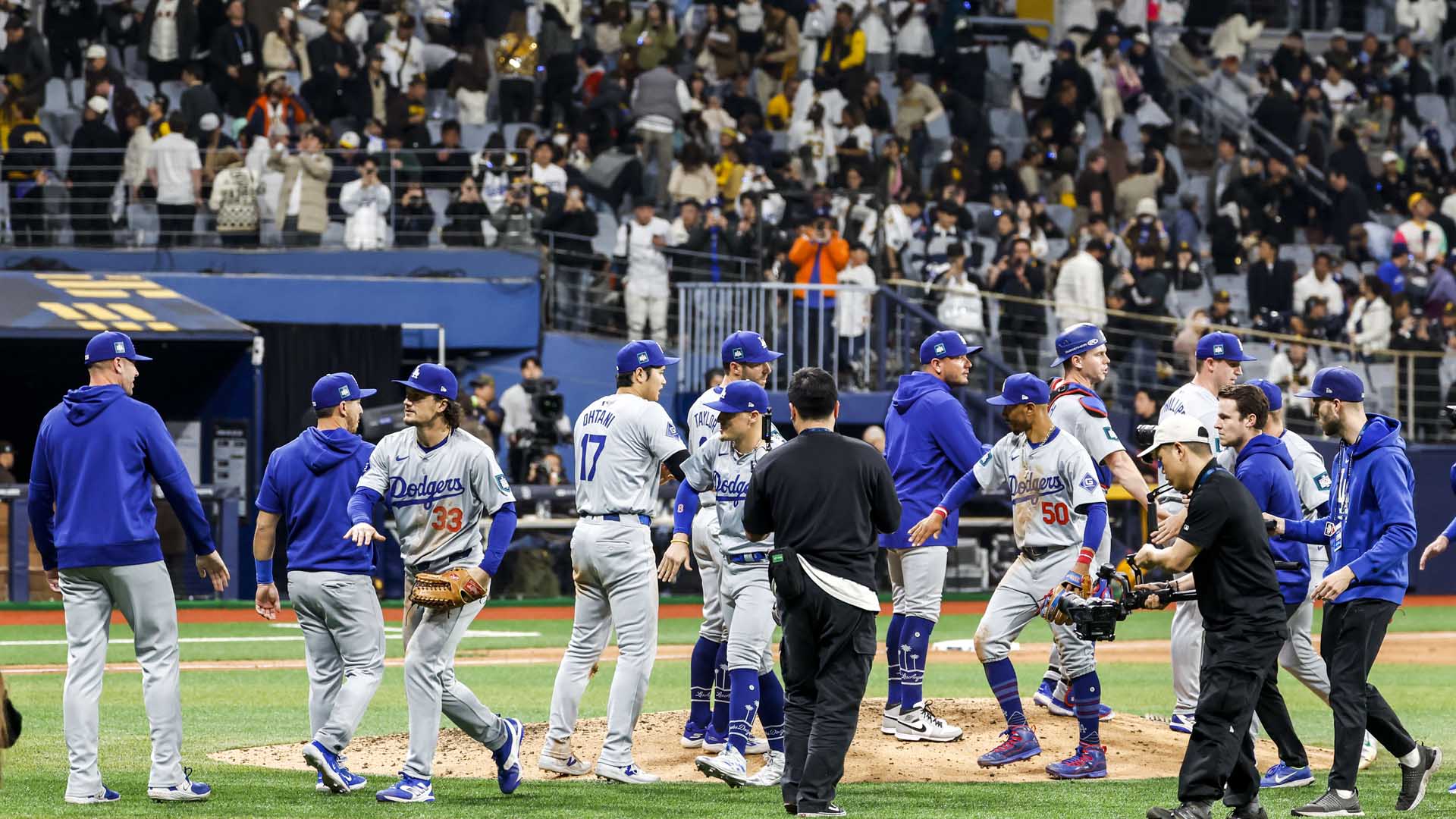 [핫클릭] 고척돔에서 MLB 개막전…한일 야구 스타들도 관람 外
