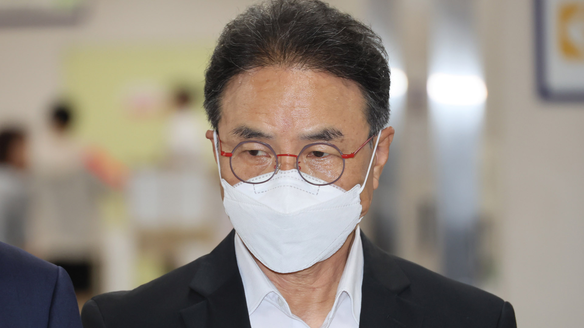 '강제추행' 김명곤 전 온라인카지노 장관, 1심 징역형 집행유예