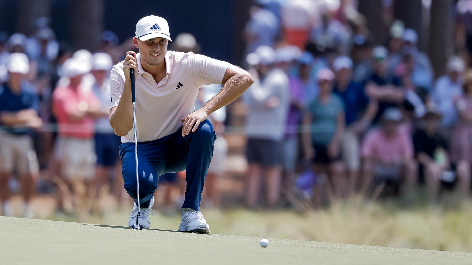 오베리, US오픈 골프대회 2R 단독 선두…온라인카지노 벌금 벳무브는 컷 탈락