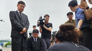 "연락 없다 이제와서" 업체 대표 사죄에 오열…본부장 무릎