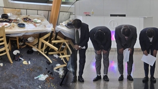 '방 배정' 때문에…안양시의원들 식당서 몸싸움 '난동'