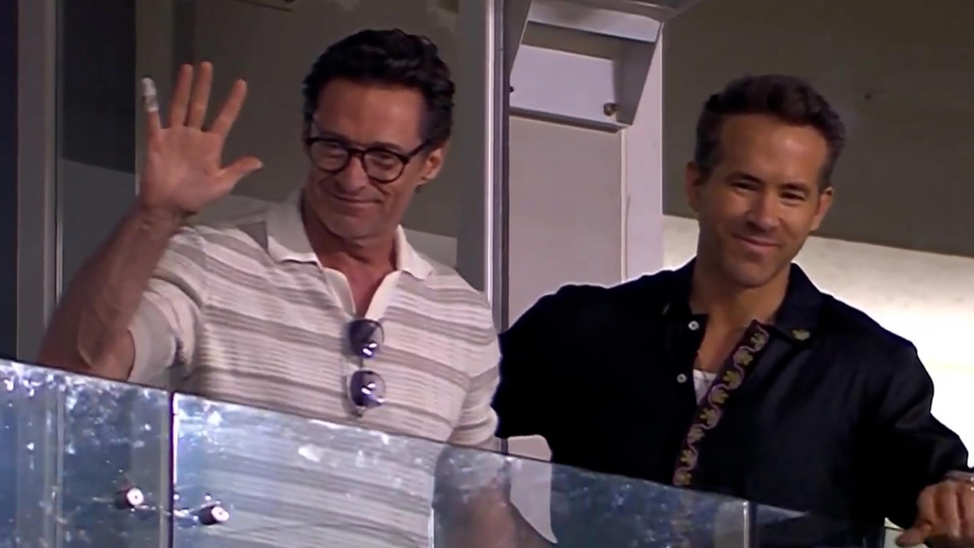 고척돔에서 포착된 휴 잭맨ㆍ카지노배팅법 언 레이놀즈, 경기 관람