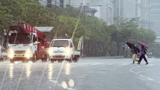 슈퍼컴퓨터도 못 맞춘다…올여름 '도깨비 장마' 왜?