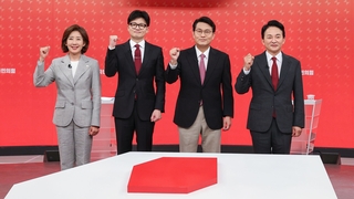 '공소취소 부탁' 또 충돌…"개인 부탁" vs "모욕적"