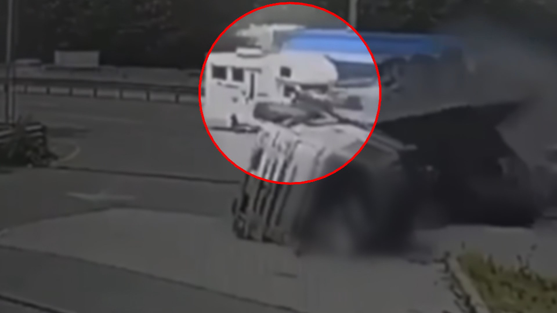 캠핑카 <em class='find'차선변경</em 피하다 화물차 전도…캠핑카 온라인카지노 벌금 벳위즈 입건