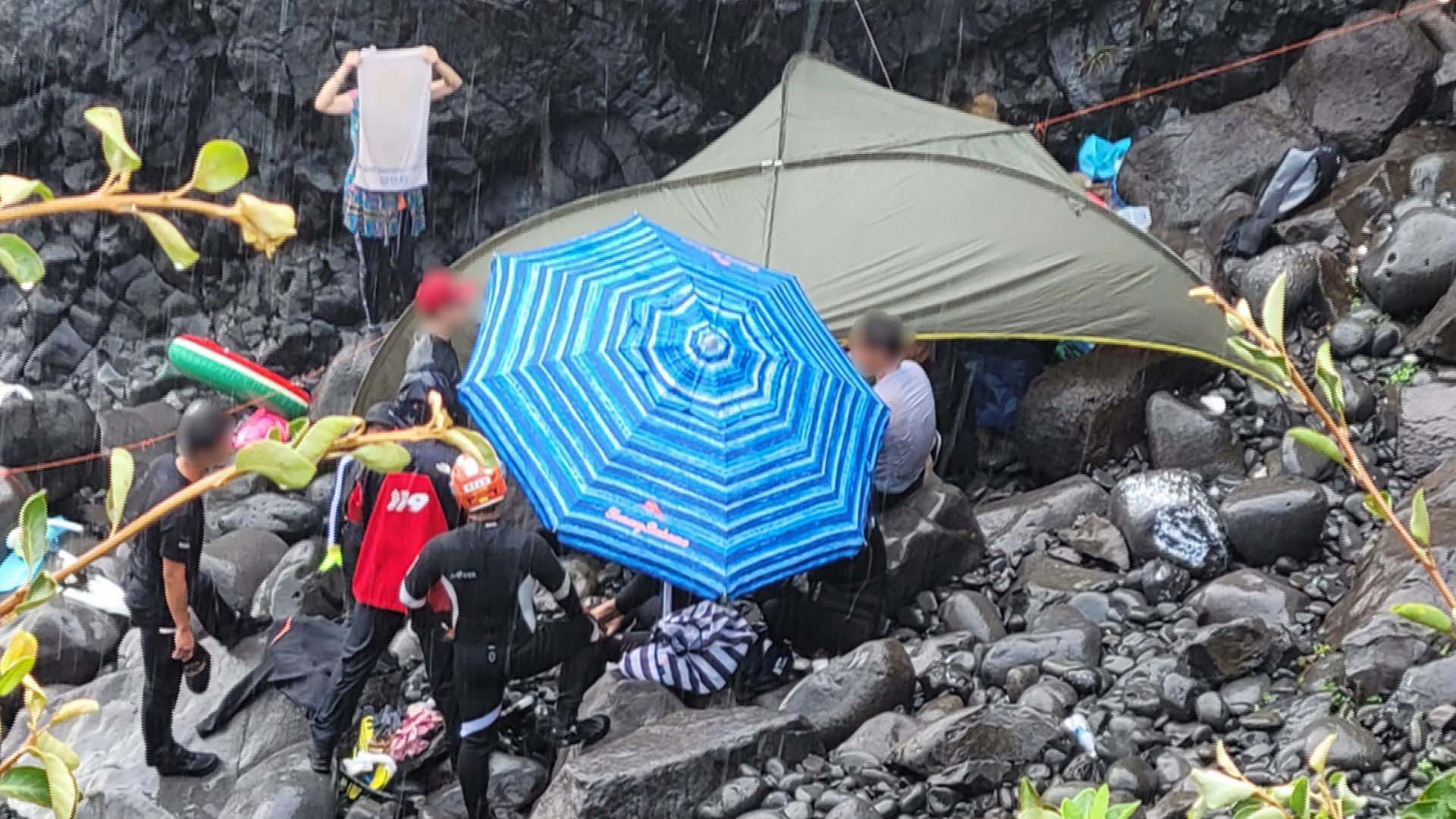 [제보23] 제주서 국지성 폭우로 피서객 17명 고립됐다가 구조 外