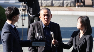 명태균, 이틀째 검찰 출석…"가짜 뉴스로 왜 조사받아야 하나"